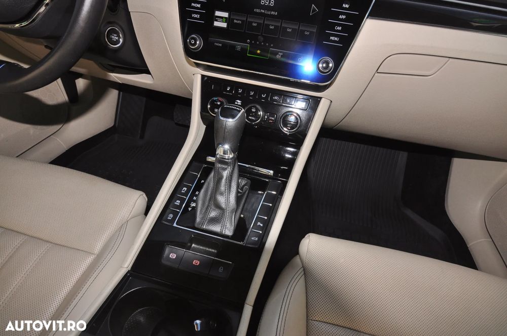 Skoda Superb 2.0 TDI DSG L&K - 22