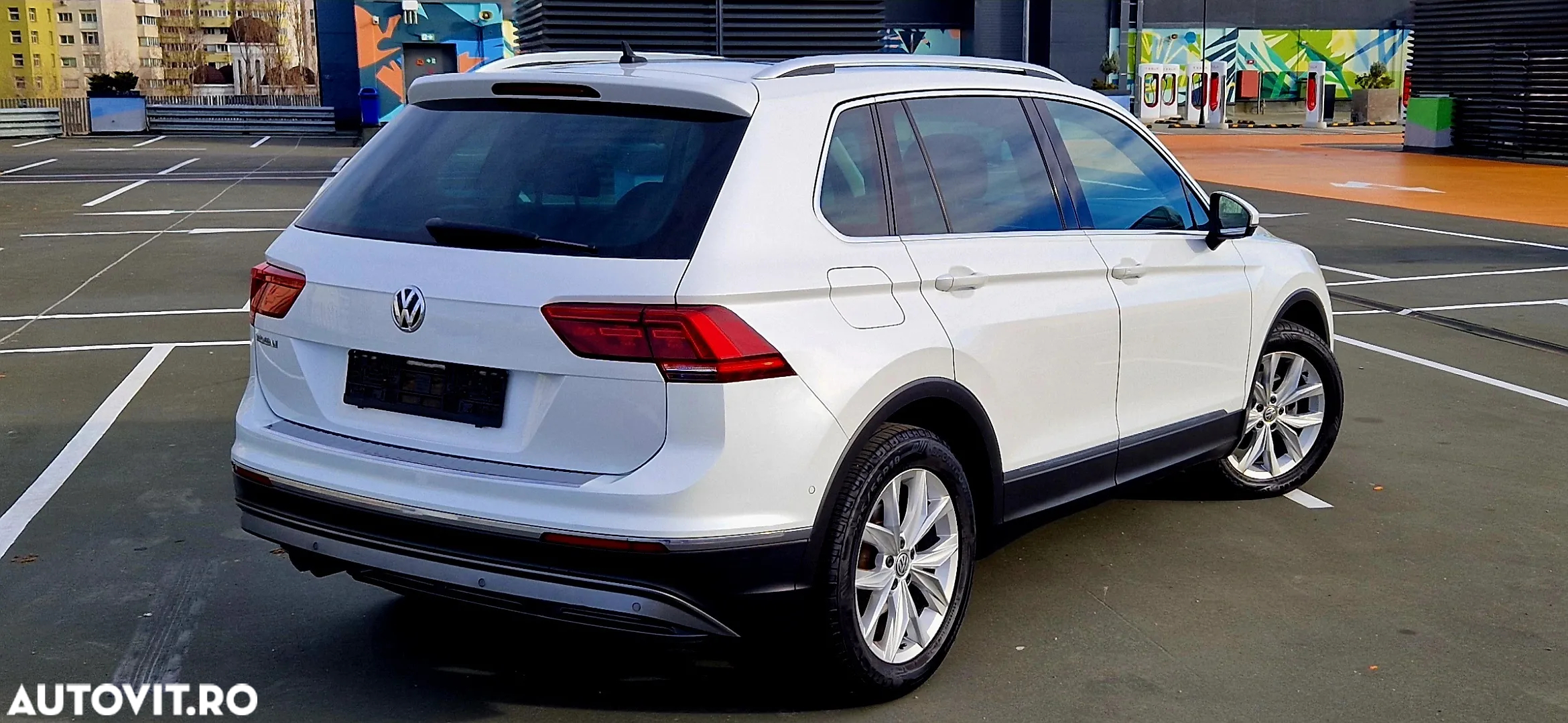 Volkswagen Tiguan - 14