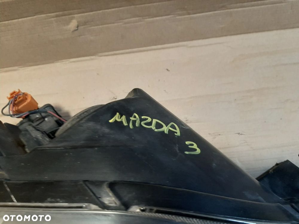 Lampa Mazda 3  prawa - 6