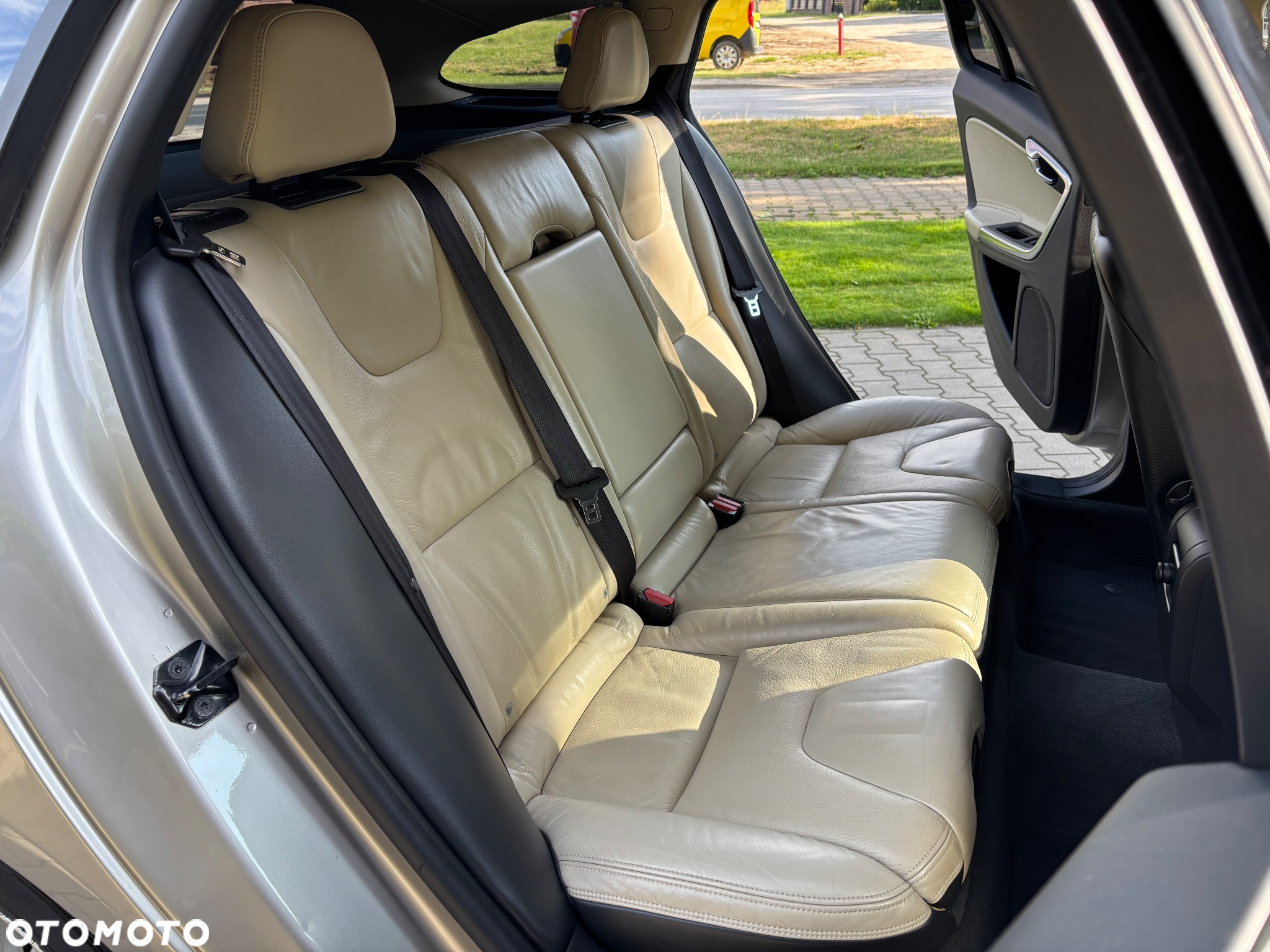 Volvo V60 D3 Summum - 15