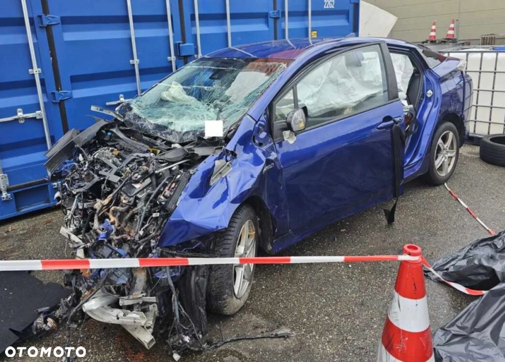 Toyota Prius Hybrid Executive - 3