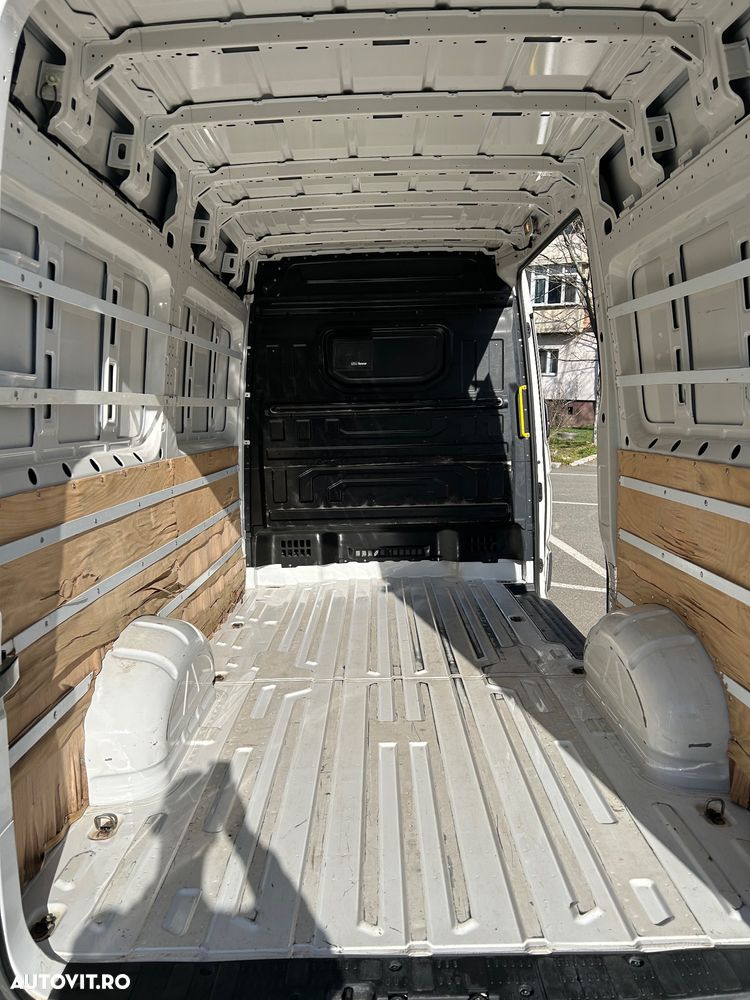 Volkswagen Crafter - 9