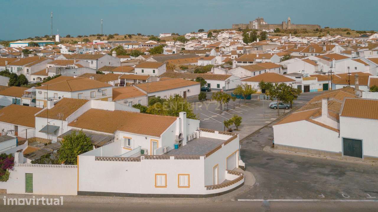 Moradia T3 com Terraços, Suite e Churrasqueira – Mourão, Alentejo - Grande imagem: 2/31