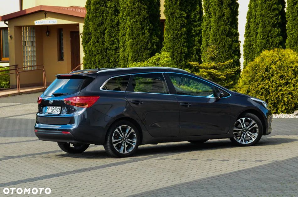 Kia Ceed 1.6 GDI SW Vision - 23