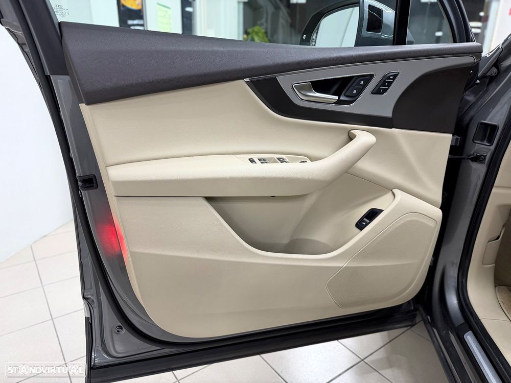 Audi Q7 3.0 TDI quattro tiptronic 7L - 16