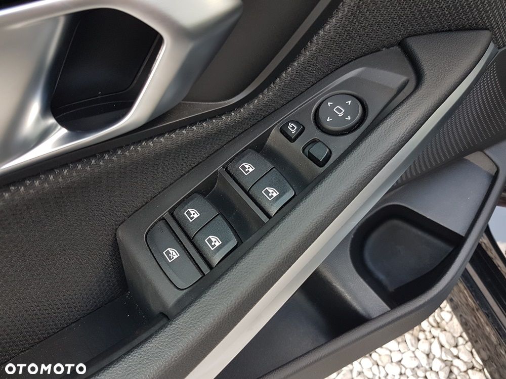 BMW Seria 3 330d xDrive mHEV - 15