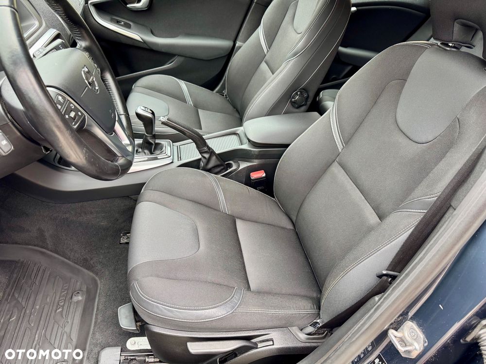 Volvo V40 D3 Momentum - 16