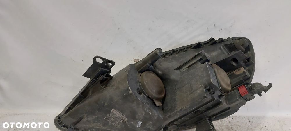 .  PRZOD PRZEDNIA LAMPA PRAWA OPEL ZAFIRA B - 4