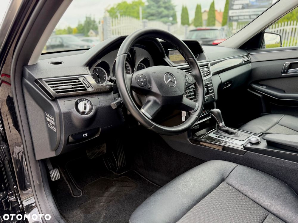 Mercedes-Benz Klasa E 200 CGI BlueEFFICIENCY Automatik Avantgarde - 21