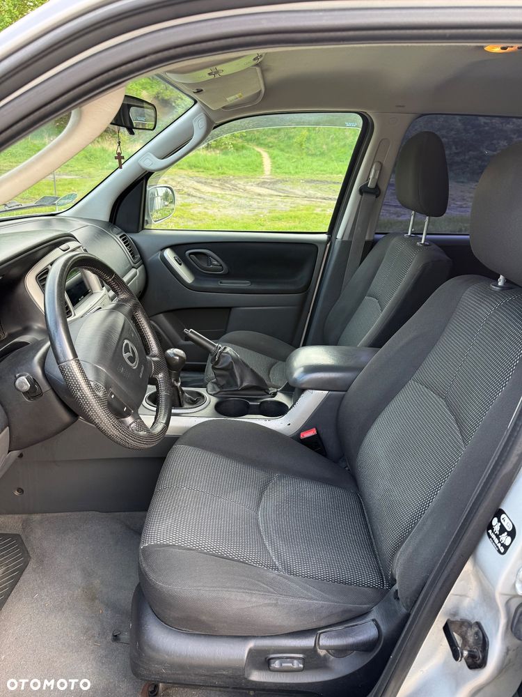 Mazda Tribute 4x4 Comfort - 5