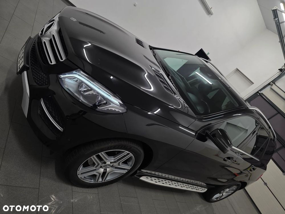 Mercedes-Benz GLE 250 d 4Matic 9G-TRONIC AMG Line - 4