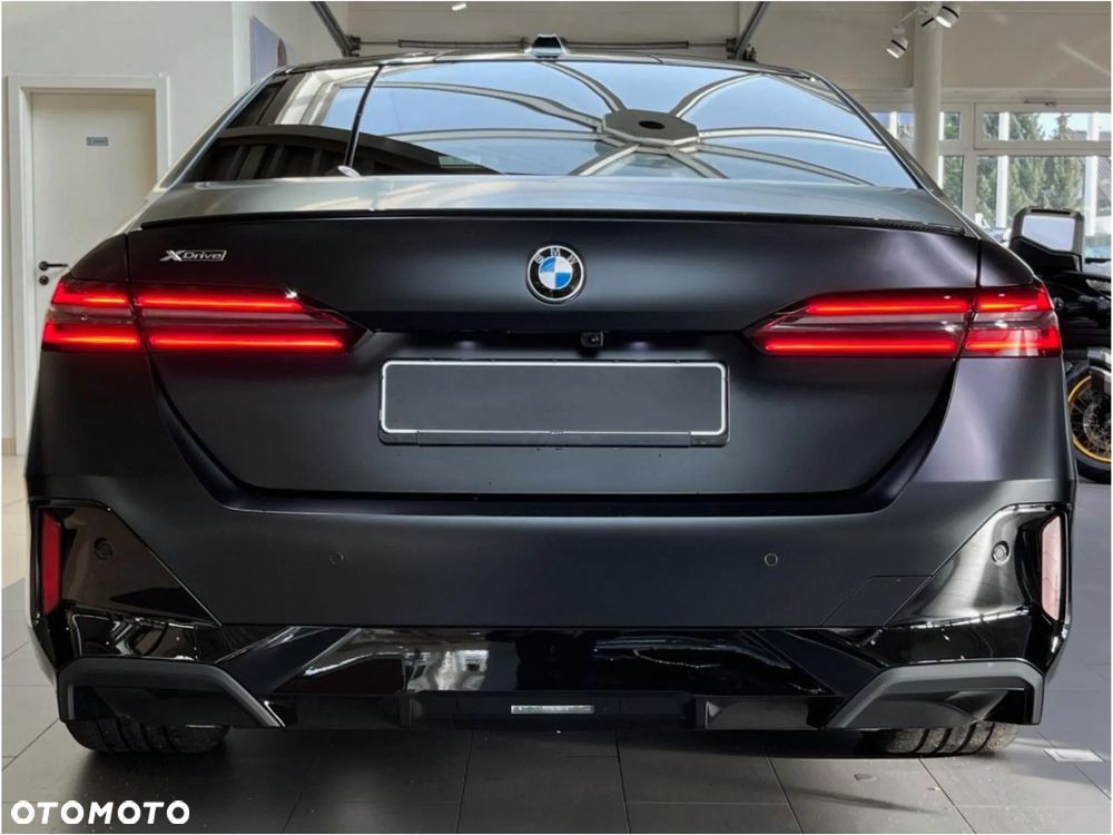 BMW Seria 5 540d xDrive mHEV M Sport - 6