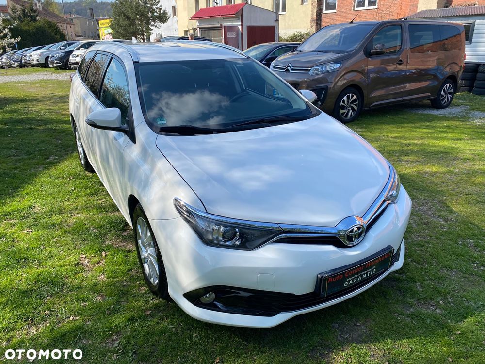 Toyota Auris 1.6 Valvematic Executive - 13