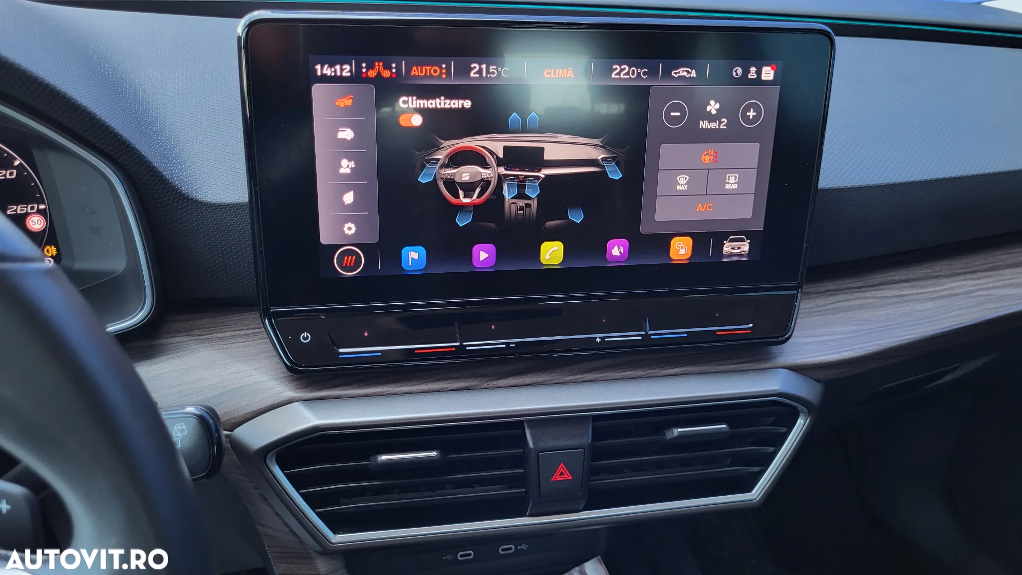 Seat Leon Sportstourer 2.0 TDI DSG Xcellence Plus - 39