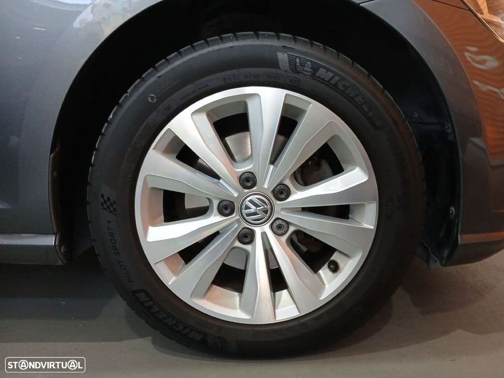 VW Golf Variant 1.6 TDi Confortline - 38