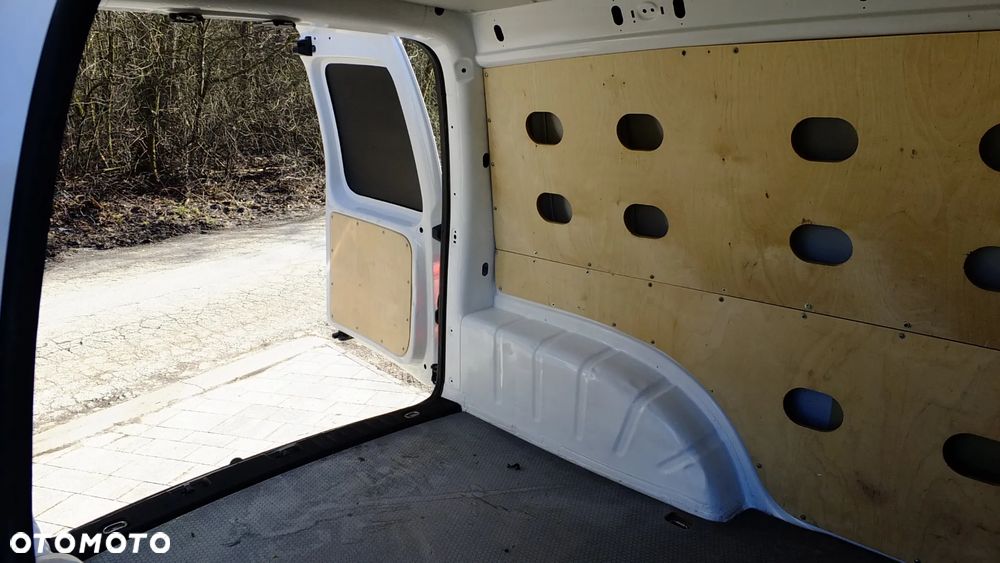 Volkswagen Caddy - 13