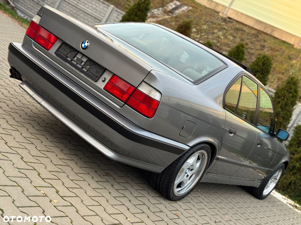 BMW Seria 5 525i - 2