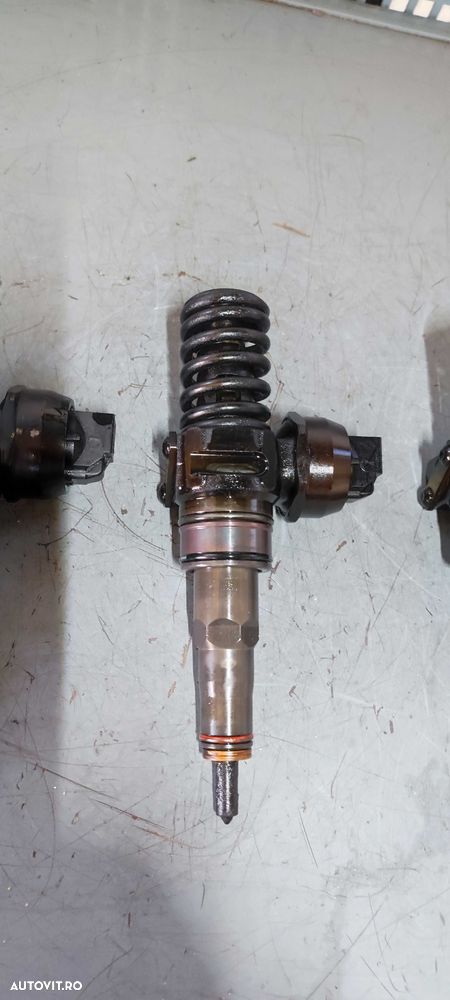 Injector injectoare volkswagen vw passat B6 sedan 2.0 BMP cod 038130073BK - 5