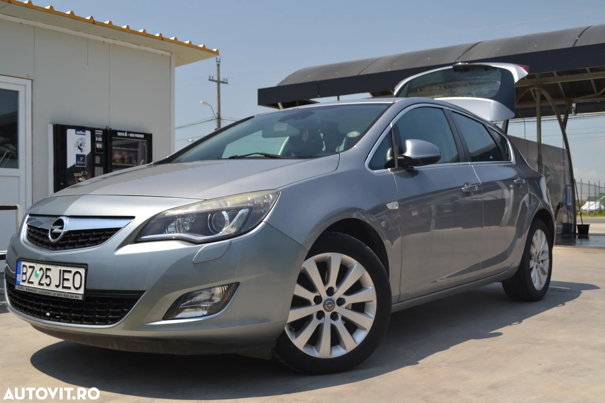 Opel Astra 1.7 CDTI Cosmo - 9