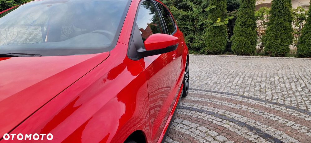 Volkswagen Polo 1.4 DSG GTI - 12