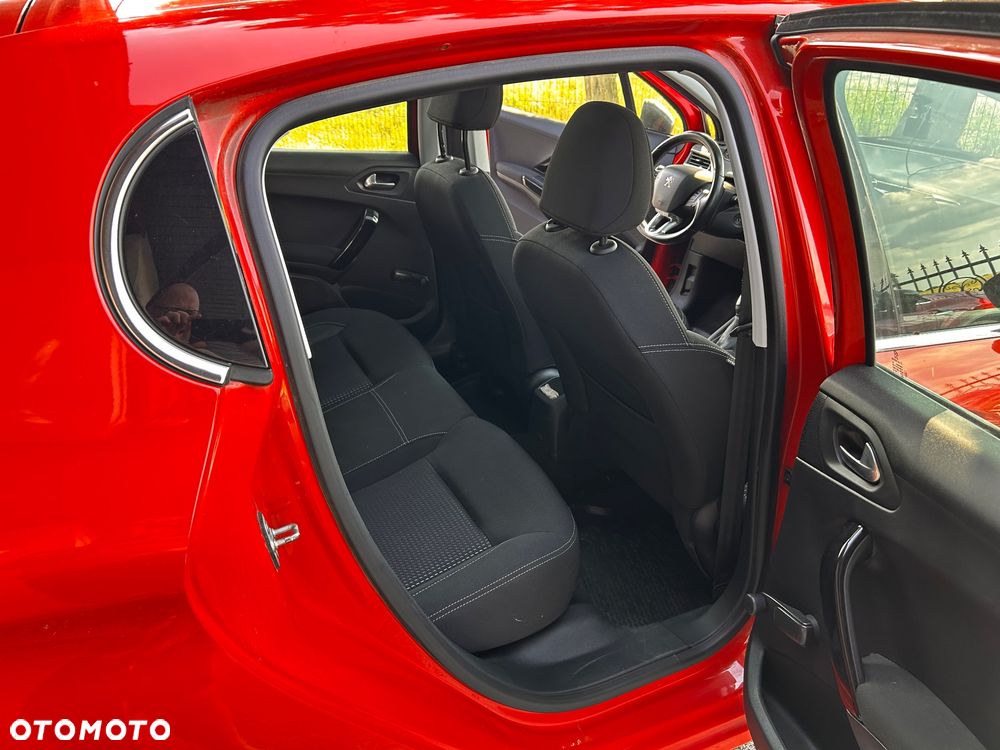Peugeot 208 PureTech 110 Stop & Start Allure - 10