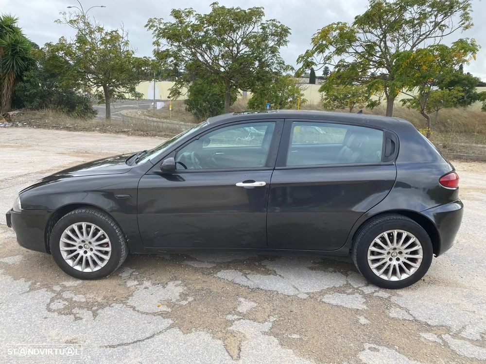 Alfa Romeo 147 1.9 JTD 16V Executive - 2