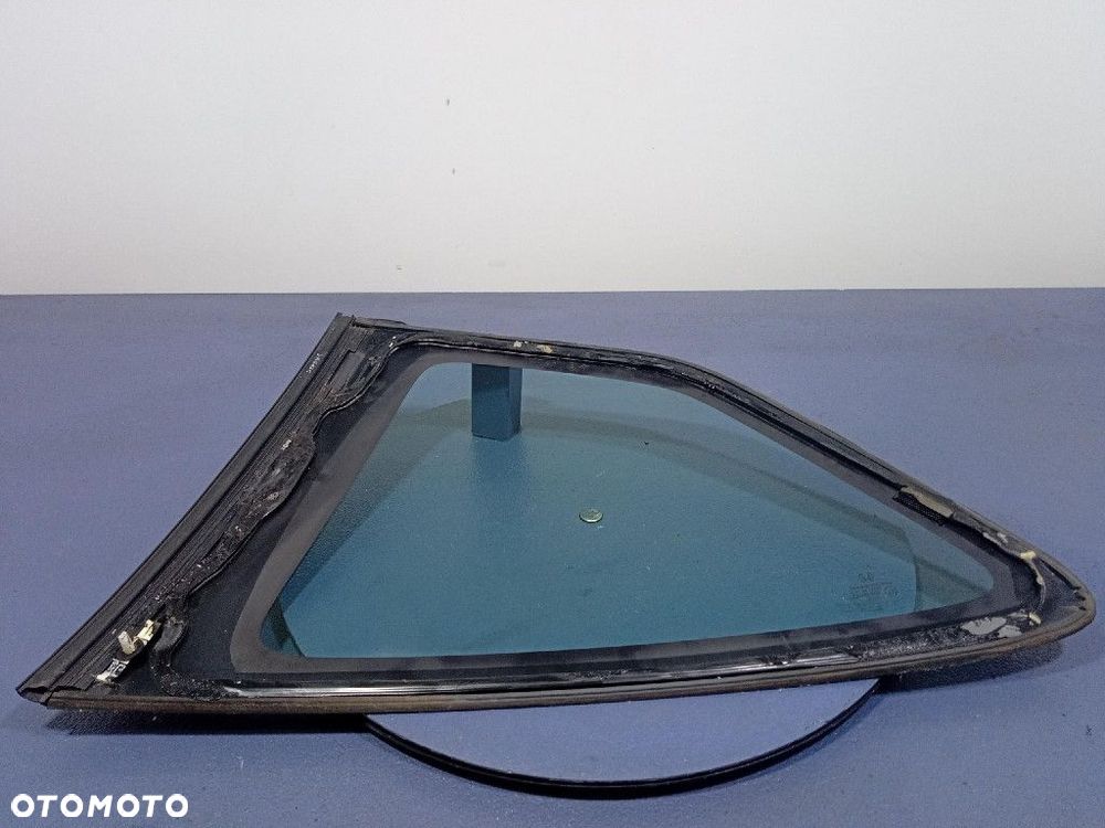 HONDA CIVIC VIII UFO HB 3D SZYBA KAROSERYJNA TYŁ PRAWA 10R - 3