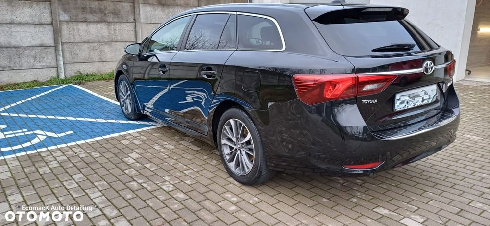 Toyota Avensis 2.0 D-4D Premium - 17