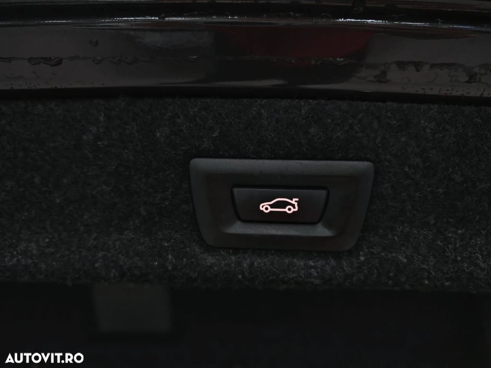 BMW Seria 5 530e Aut. - 32