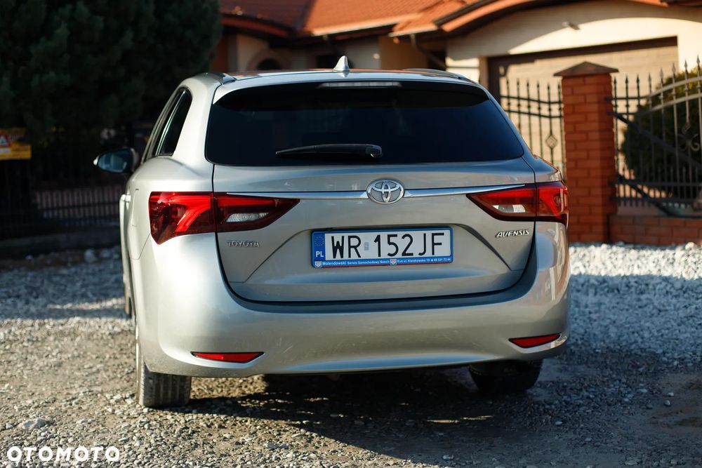 Toyota Avensis 1.8 Executive - 12