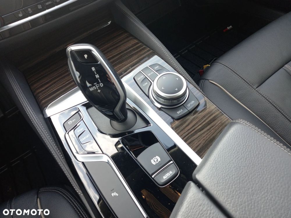 BMW Seria 5 520d xDrive Luxury Line - 12