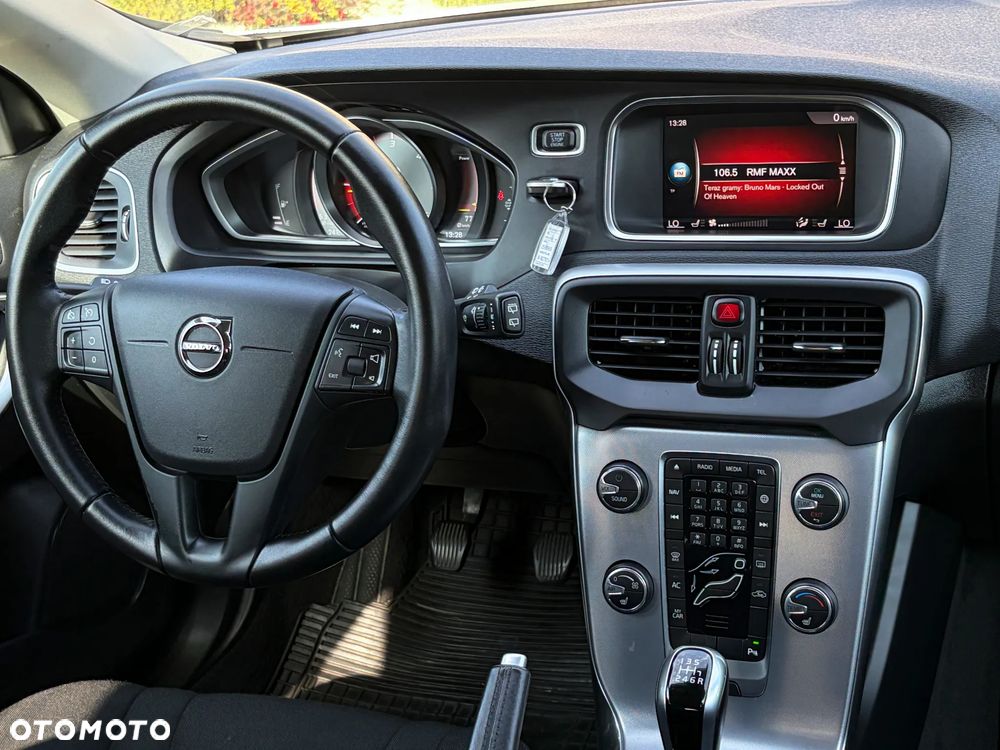Volvo V40 D2 Linje You - 29