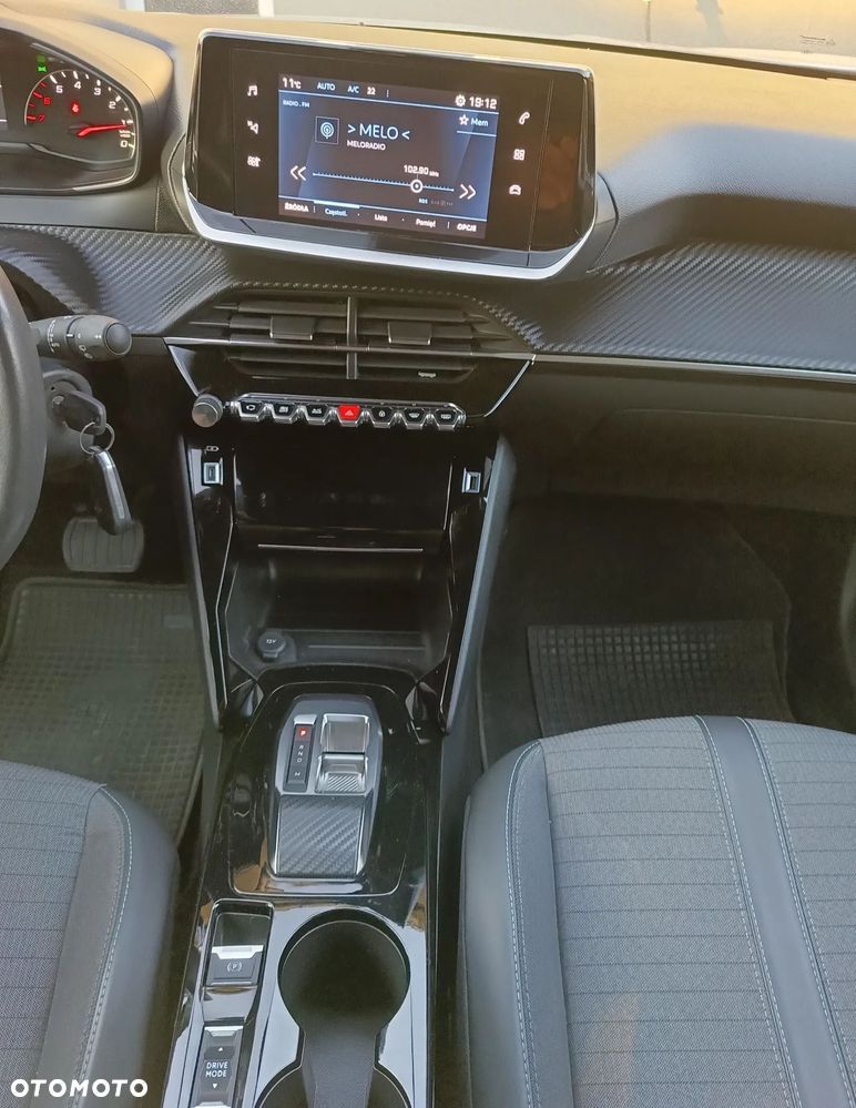 Peugeot 2008 PureTech 130 Allure S&S EAT8 - 3