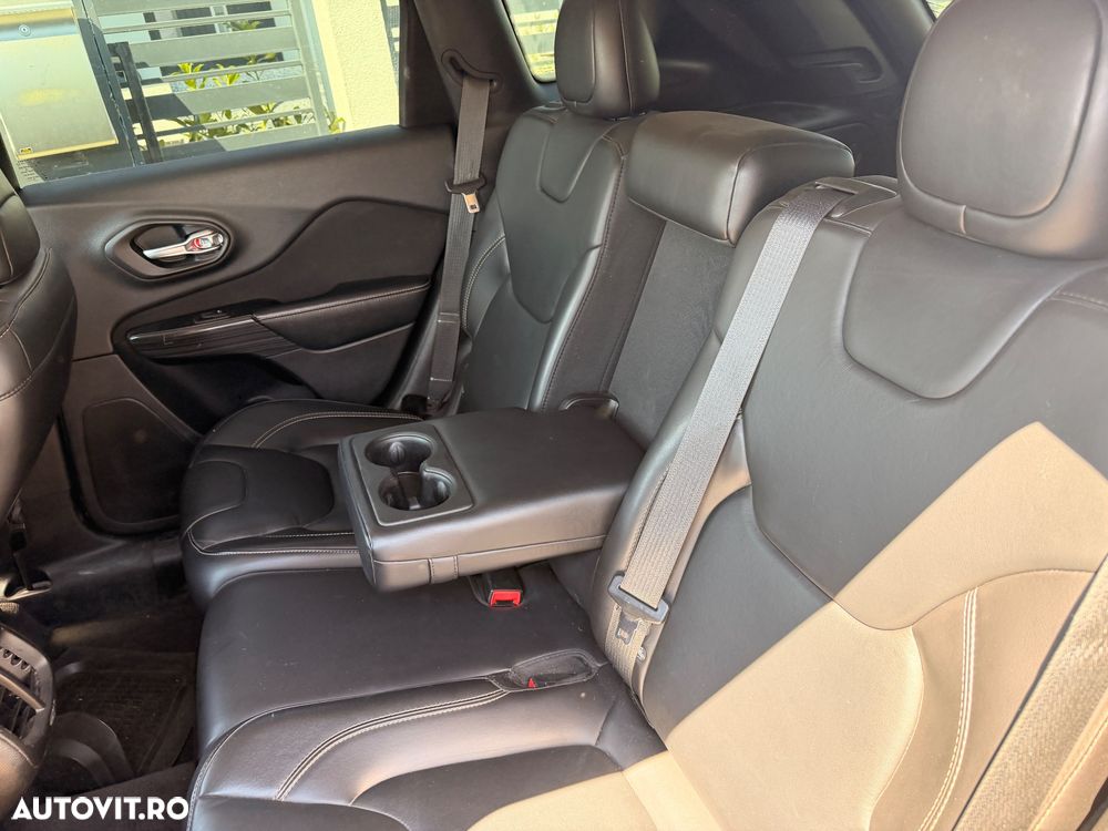 Jeep Cherokee - 7