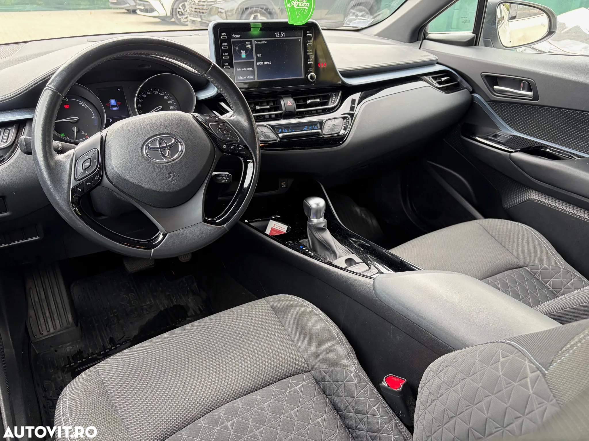 Toyota C-HR Hybrid Lounge - 25