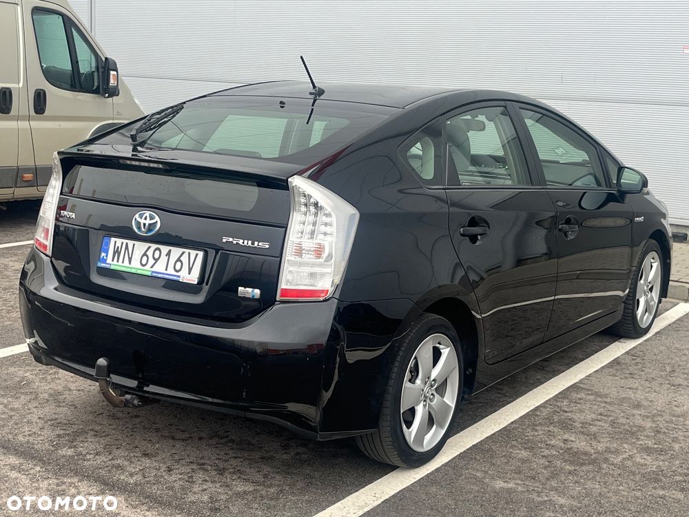 Toyota Prius (Hybrid) Executive - 6
