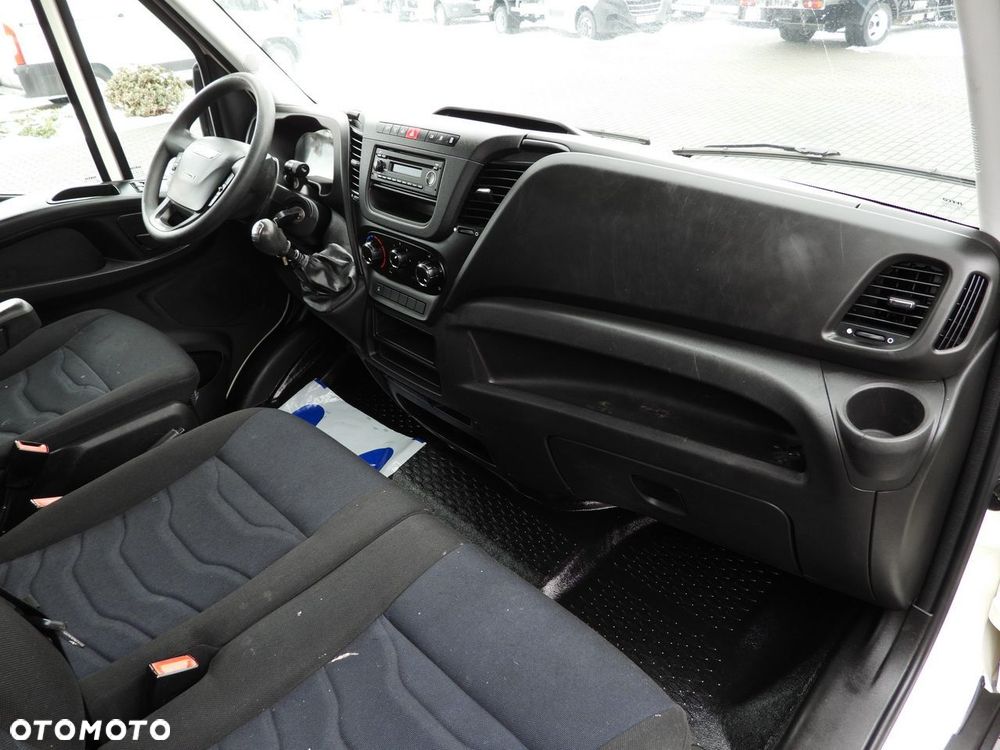 Iveco DAILY 35S14 FURGON BRYGADÓWKA 7 MIEJSC TEMPOMAT  140KM - 37