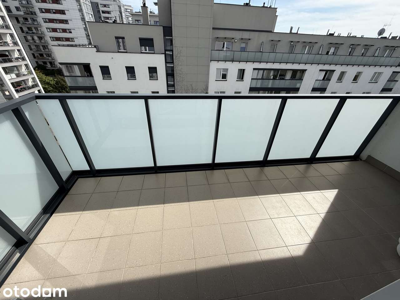 Mieszkanie 37,5 m² z dużym balkonem i klimatyzacją - Gocław
