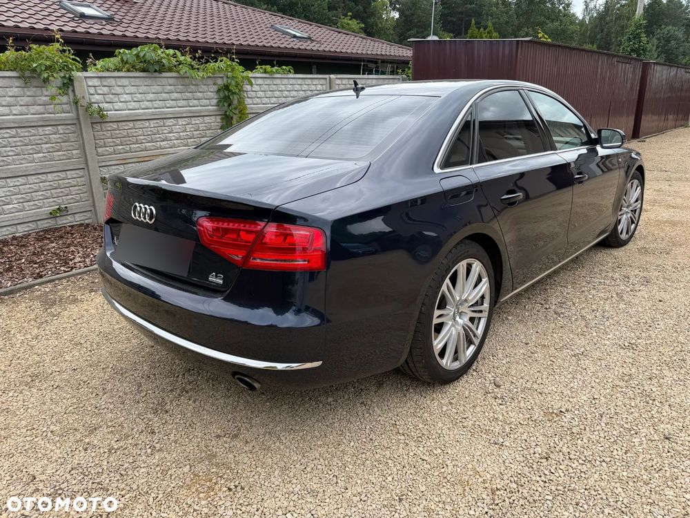 Audi A8 4.2 FSI Quattro - 2