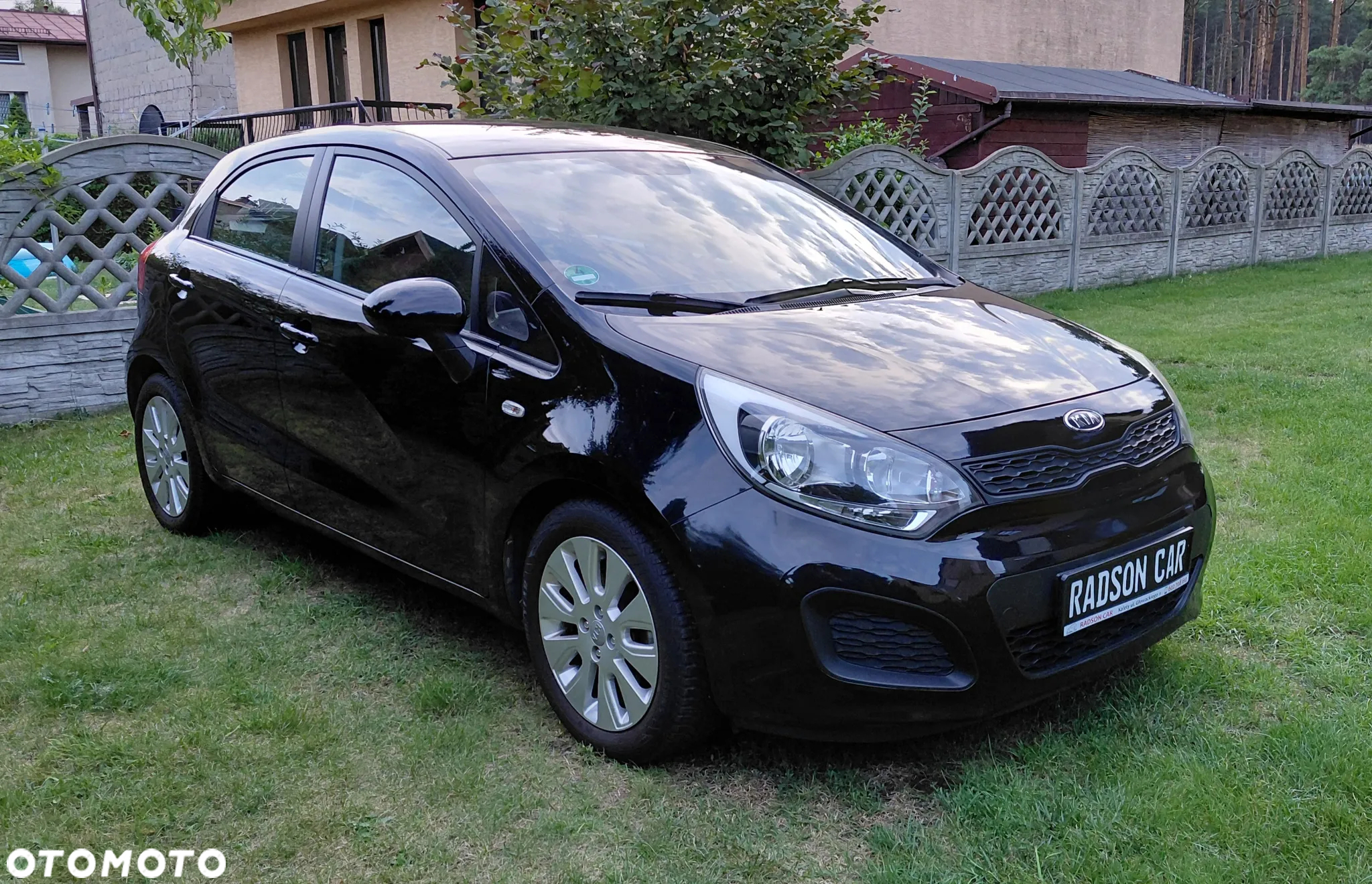 Kia Rio 1.2 Fifa World Cup Edition - 4