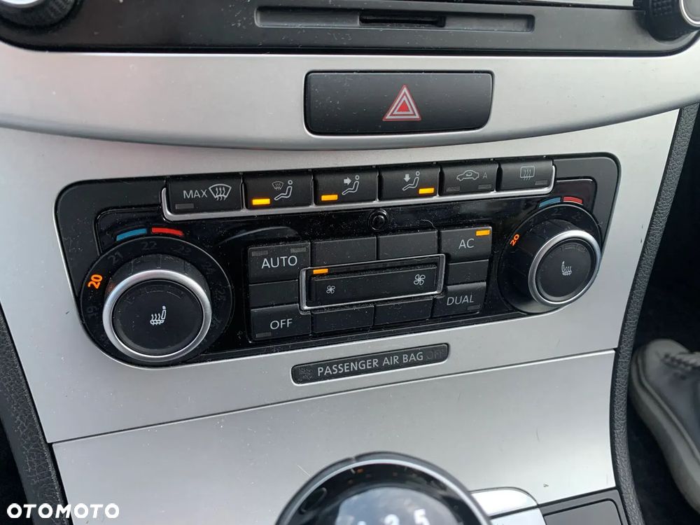 Volkswagen Passat 1.6 TDI Comfortline - 29