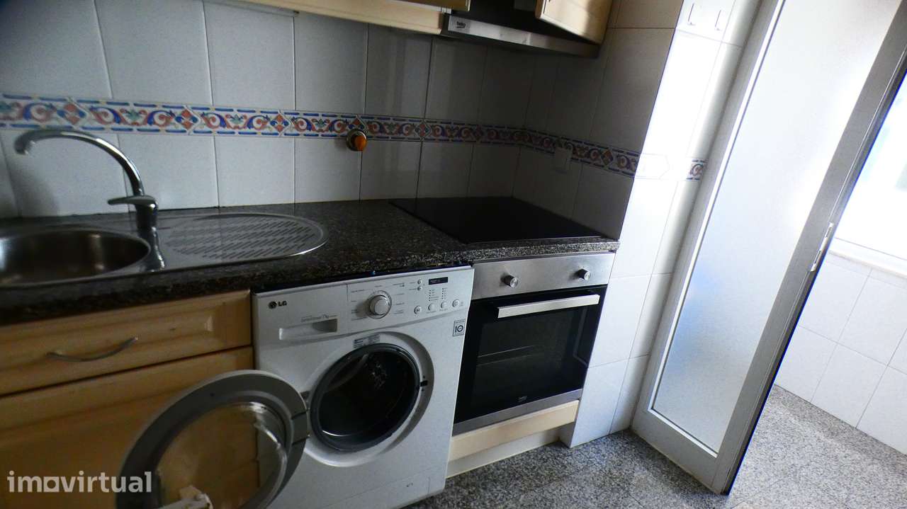 Apartamento T2 Moreira-Maia - Grande imagem: 3/13
