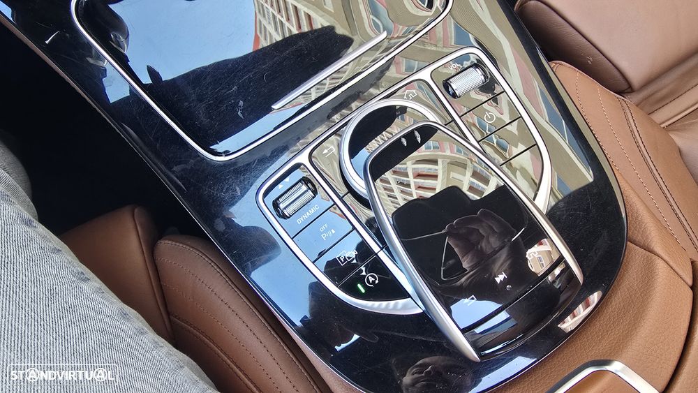 Mercedes-Benz E 220 d AMG Line - 32