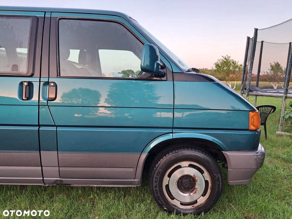Volkswagen Multivan - 10