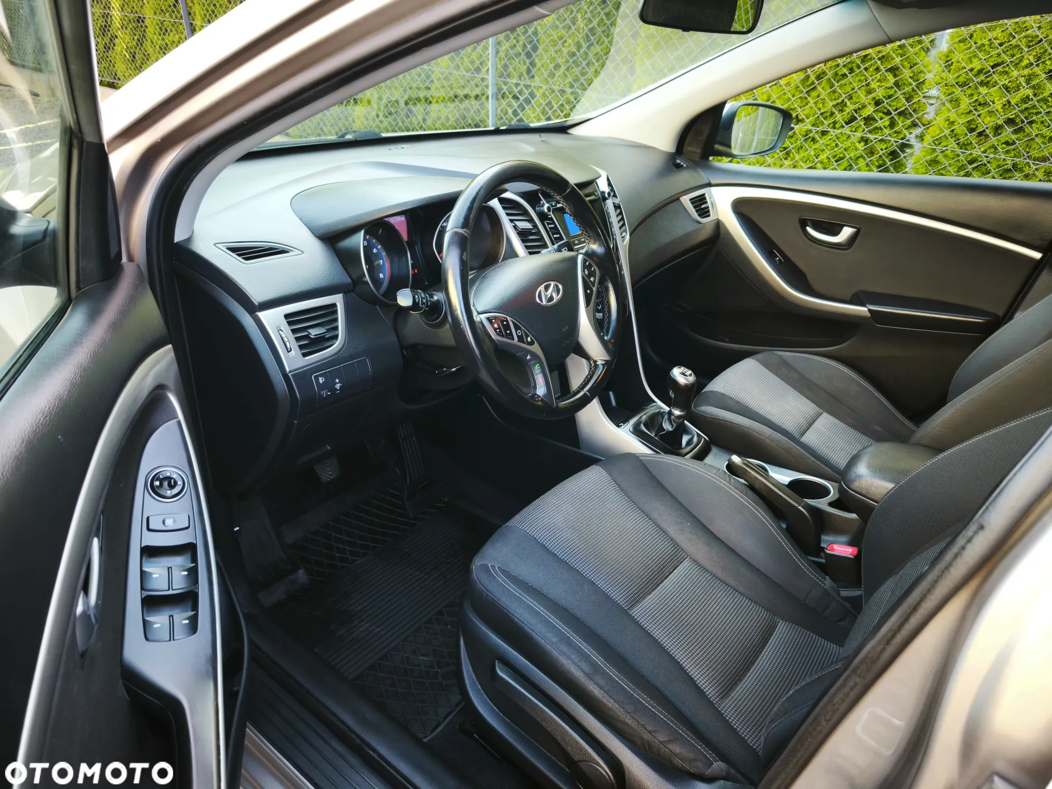 Hyundai i30 1.6 Comfort - 11