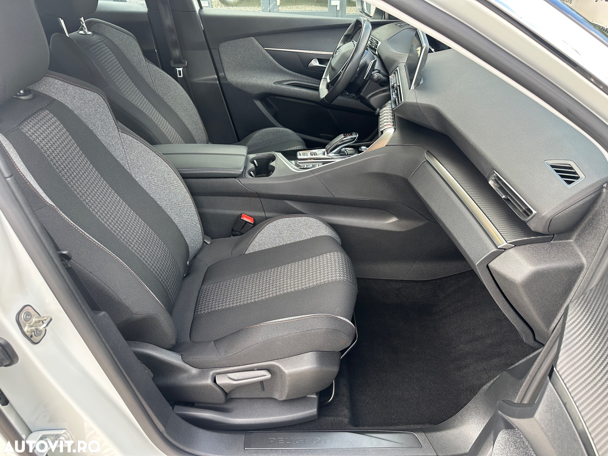 Peugeot 3008 BlueHDi 130 Stop & Start EAT8 Allure - 20