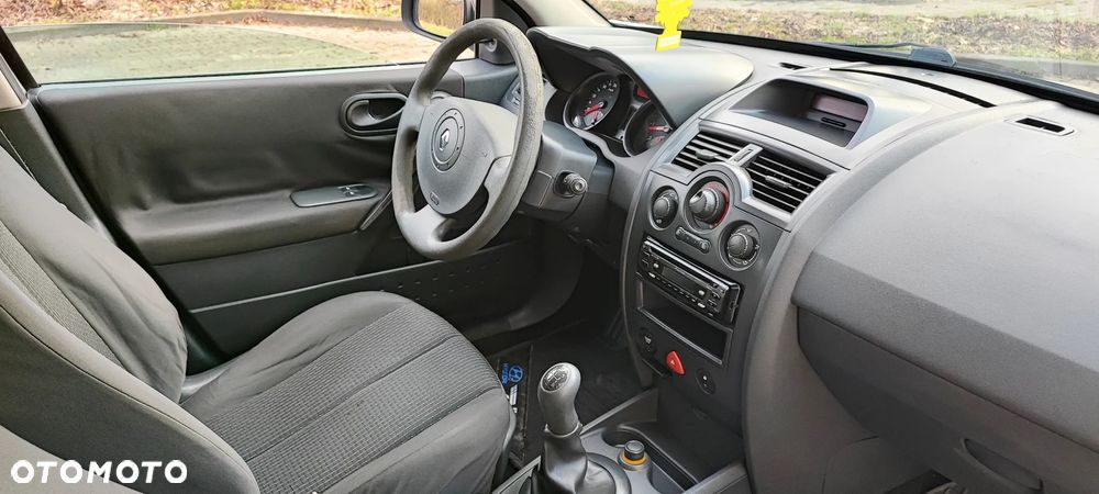 Renault Megane 1.6 16V Luxe Expression - 11