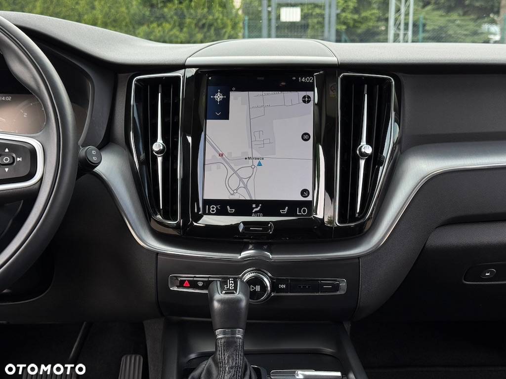 Volvo XC 60 D4 Geartronic Momentum Pro - 21
