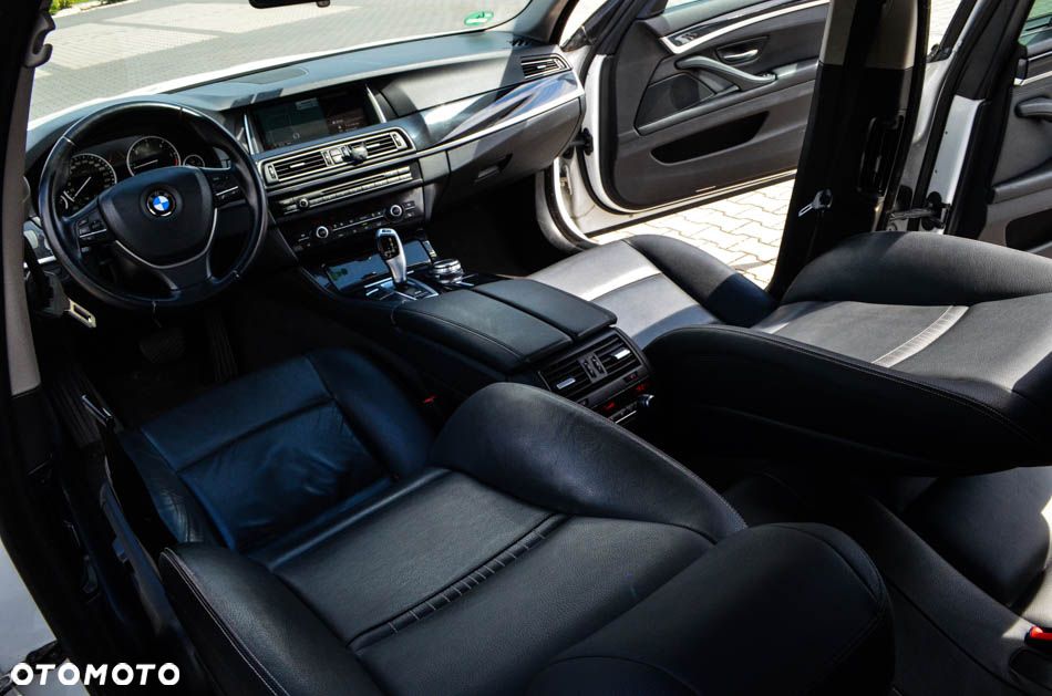 BMW Seria 5 520d Luxury Line - 29