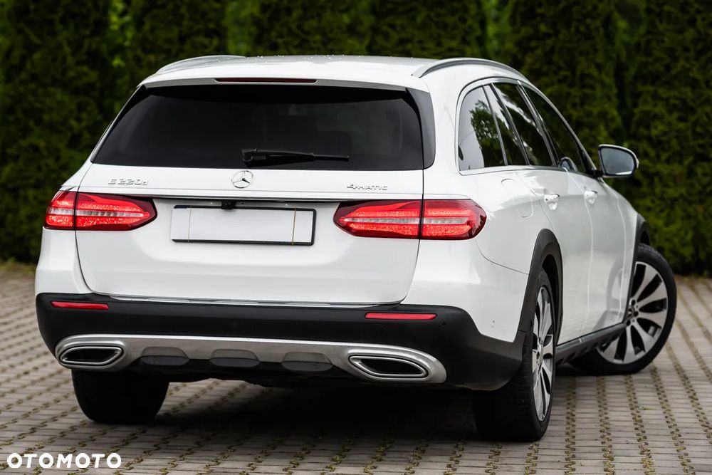 Mercedes-Benz Klasa E 220 d 4Matic All-Terrain 9G-TRONIC Exclusive - 12